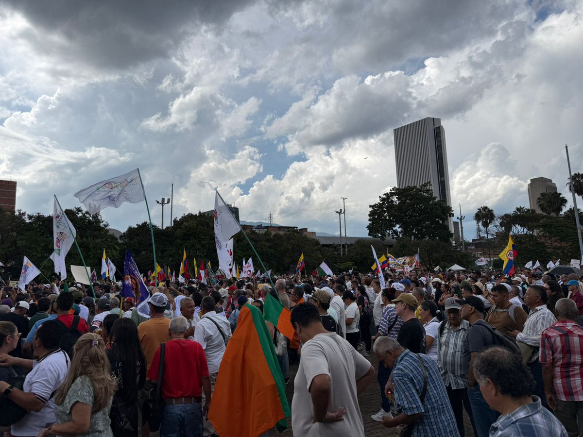 ÚltimaHoraCaracol tweet media