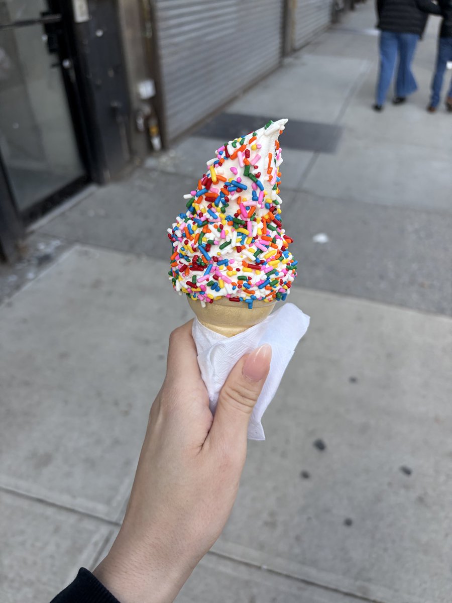 Ashliene McMenamy tweet media