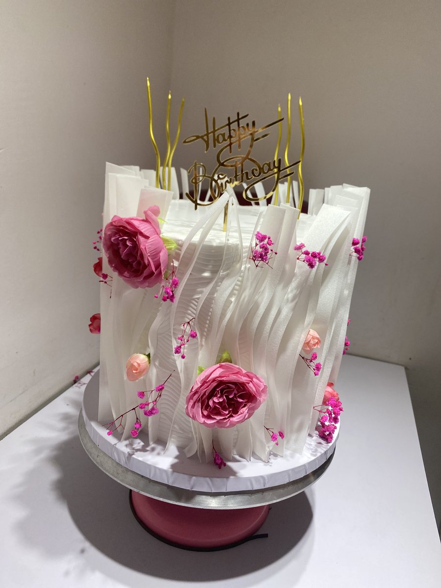 CAKES IN LAGOS PBD/1096 tweet media