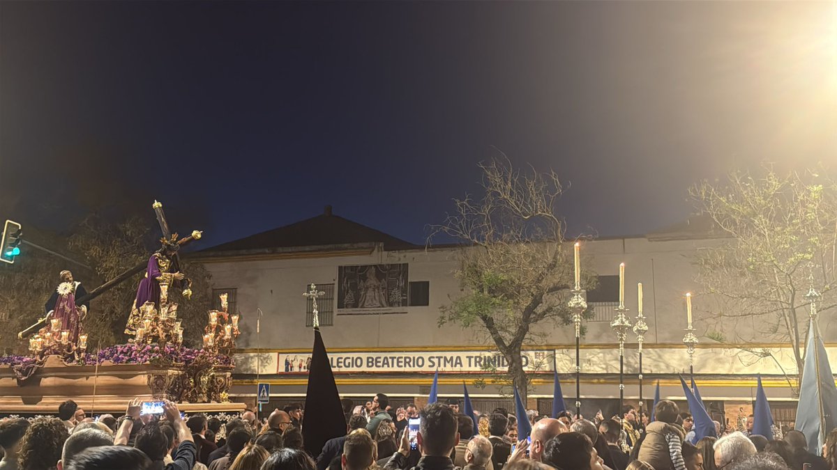 InriInformacion's tweet photo. [#DirectoINRI]

🔵 Llegando al santuario de los Gitanos, la Virgen de los Dolores de la @HermandadSJO 
🟣 Virgen de la Salud de la @APRosarioSJ en Huerta de Papachina
🔵 El Señor de la Caridad  la basílica de María Auxiliadora 

📹📷 @CarlosIglesia86 @toni_op @RodoJaneiro https://t.co/aSFD2BozzS