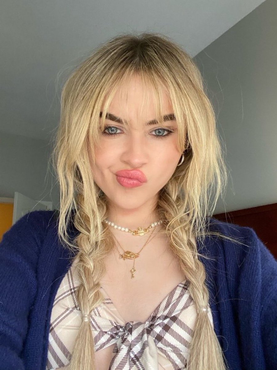 𝐒 𝐀 𝐁 𝐑 𝐈 𝐍 𝐀 💋 tweet media