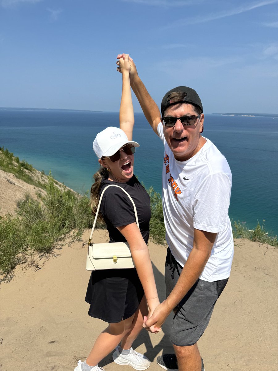 LarryGreer4's tweet photo. Happy Birthday to my daughter Darcy who makes me want to jump for joy,  dance to my feet hurt or just smile.  Looking forward to the excitement of the next year for you and Zach. Keep smiling! Love Dad https://t.co/lVe5pXR2Gb