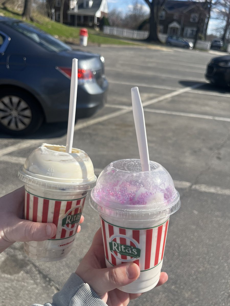 mellie🍒 tweet media