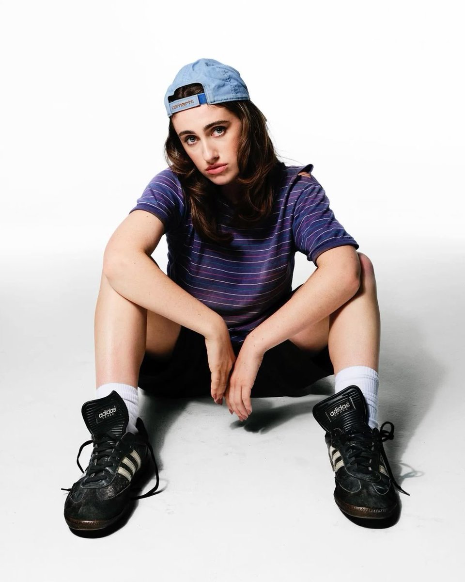 bella 😘✌🏻 asst jnr vp of enema tweet media