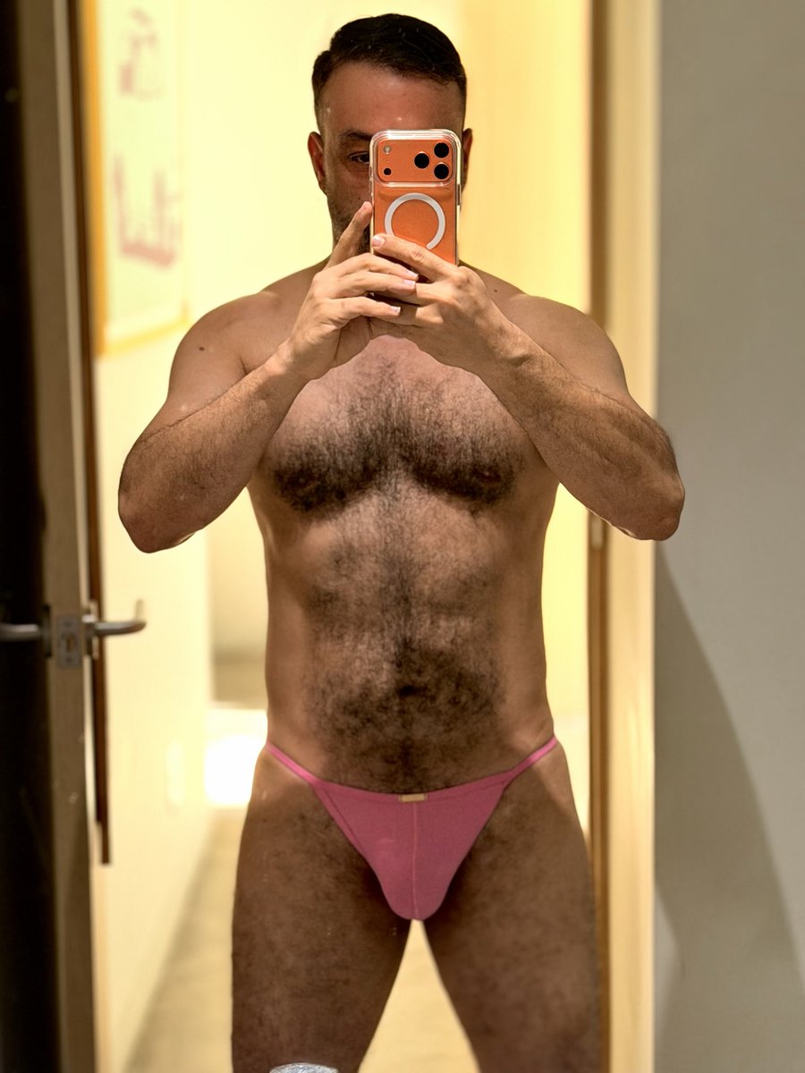 Gigi Hadid tweet media