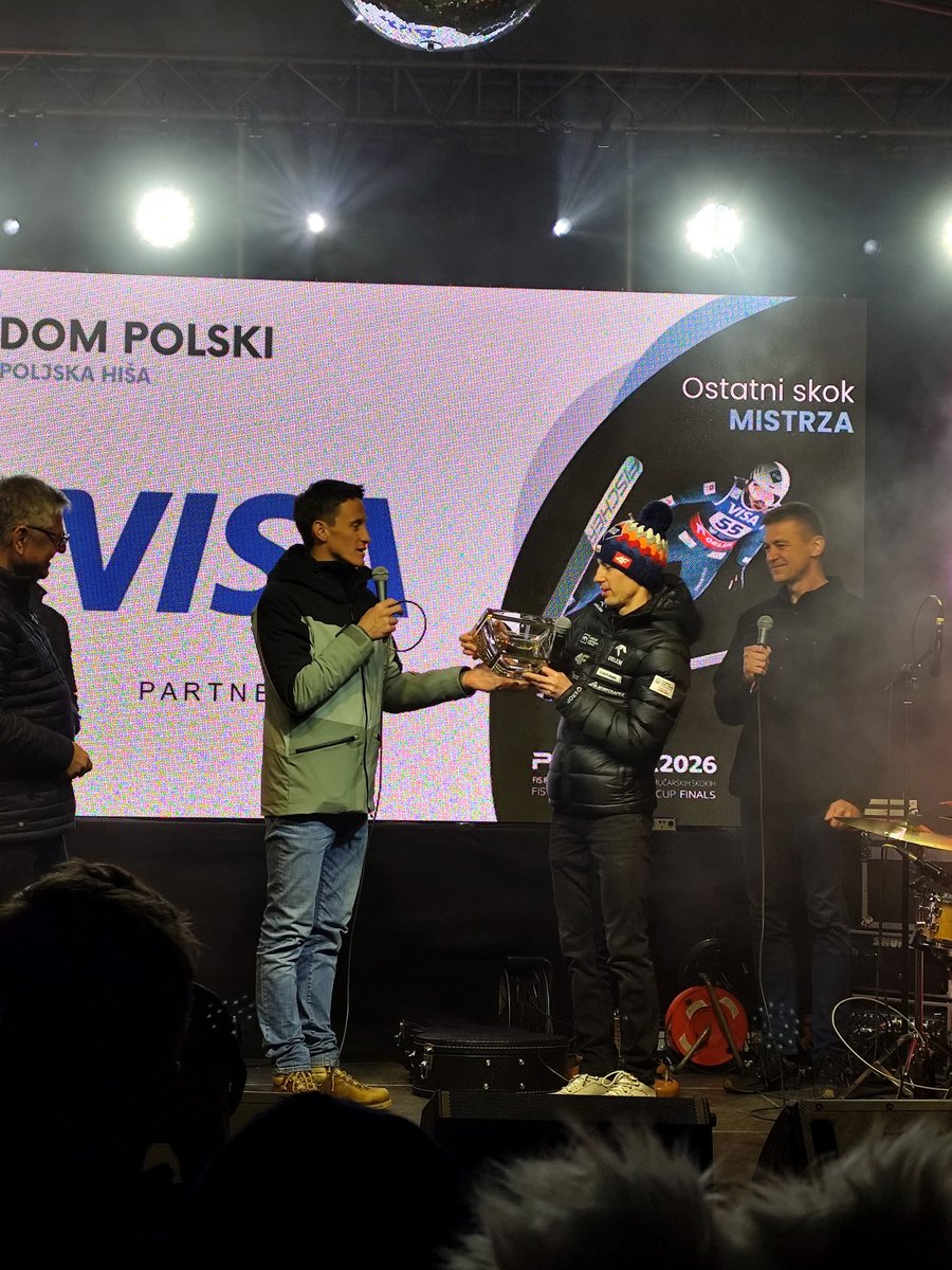 mniejszösc etnicznä🦞 tweet media