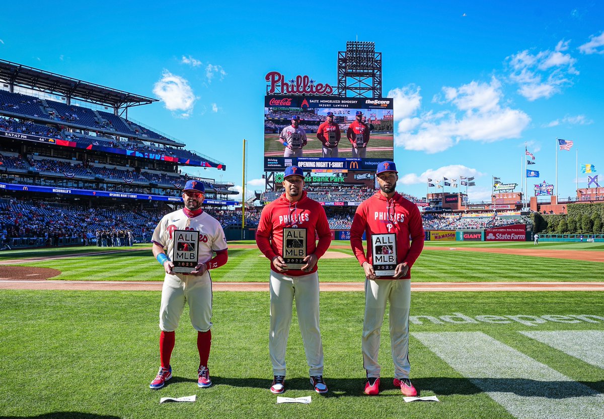 🤩🤩🤩🤩
Prior to today's game, Kyle, Jhoan, and Cris received their 2025 All-MLB awards, and Trea picked up his National League batting title!