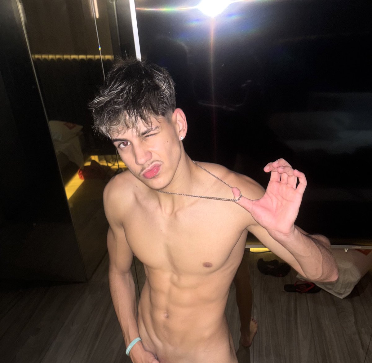 Arthur Navarro tweet media