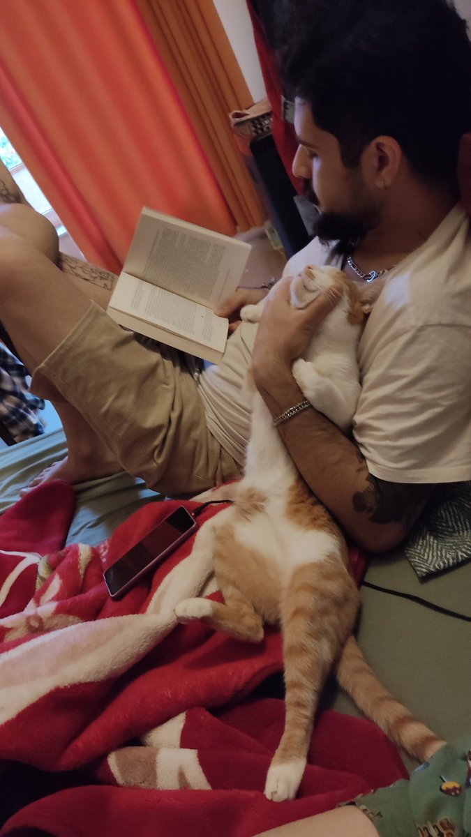 نازنینصدرا tweet media