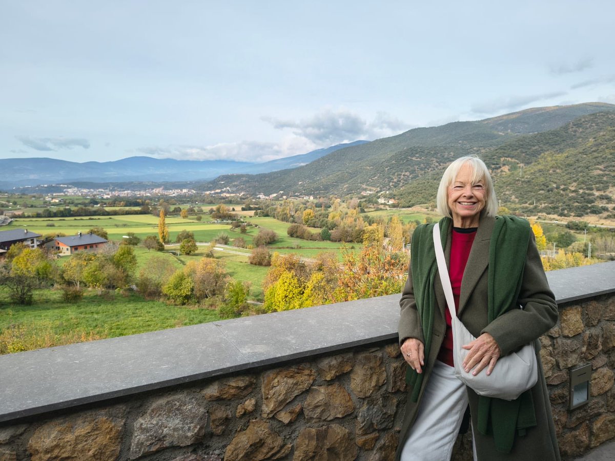 Devastada per la mort de la Maria Badia, una amiga estimada, amable, pacient i molt bona persona sempre tenia la paraula justa. Et trobaré a faltar. Vola alt El meu condol als seus