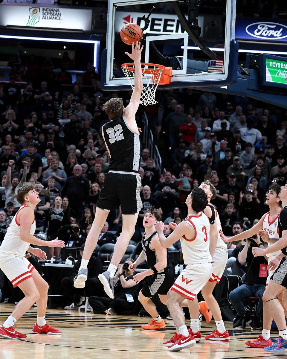 GainbridgeFH's tweet photo. A last-second shot puts the Wolves on top! @ParkeHeritageHS secured their first @IHSAA1 Boys Basketball State Championship in school history with a clutch win 🙌🏀

Catch up on today’s games ➡️ https://t.co/CutxaVaMaB https://t.co/tmppaEfylN