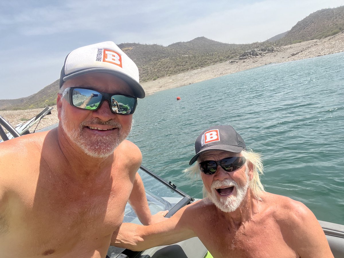AWRHawkins's tweet image. Lake day w/ @usnavy vet (in his @breitbartnews hat). #merica