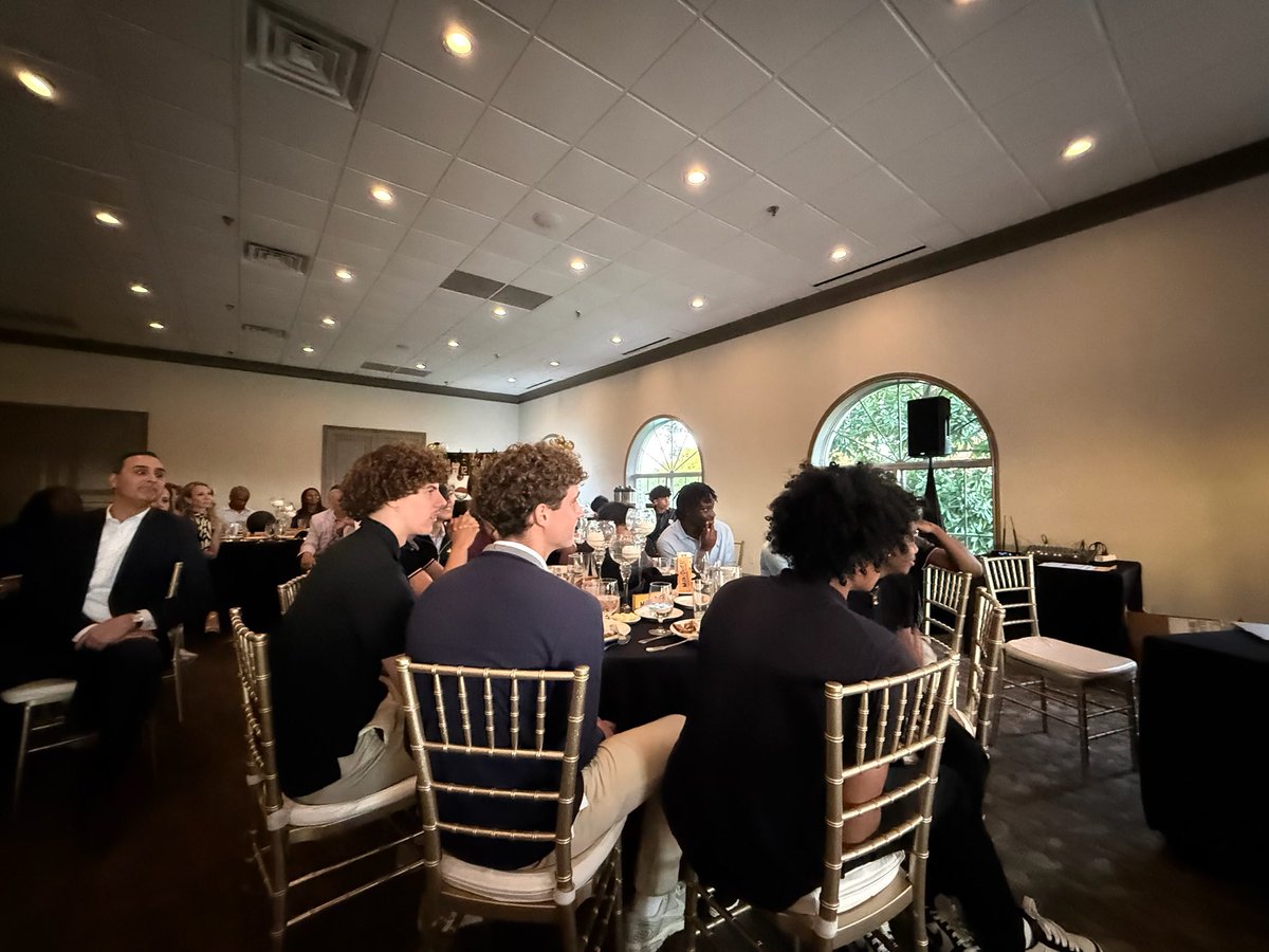 pastorcoach_ow's tweet image. Celebrating the 2025-2026 “Flying Eagles” at the EOY basketball banquet!
To God be the Glory!
#family #opportunity
⁦@FBCAathletics⁩