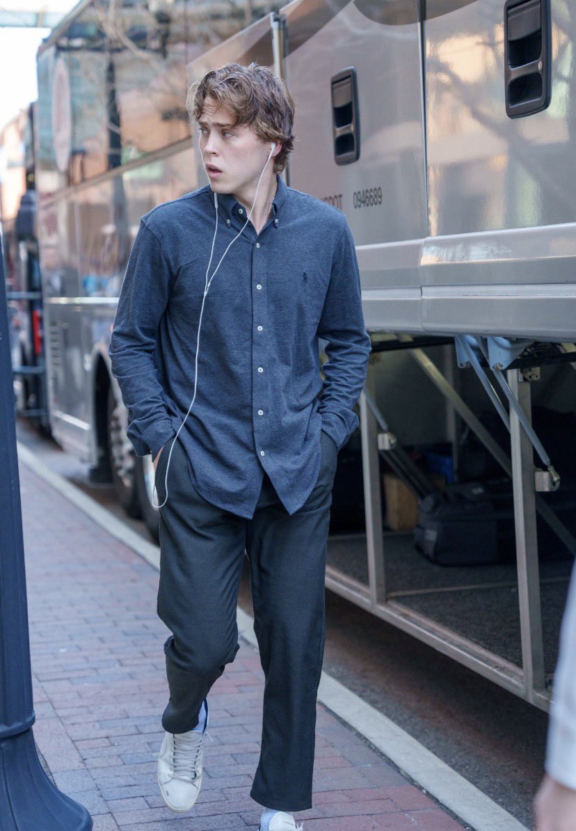 ‎alice 𑣿 tweet media