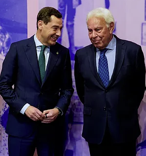 It's now or never tweet media