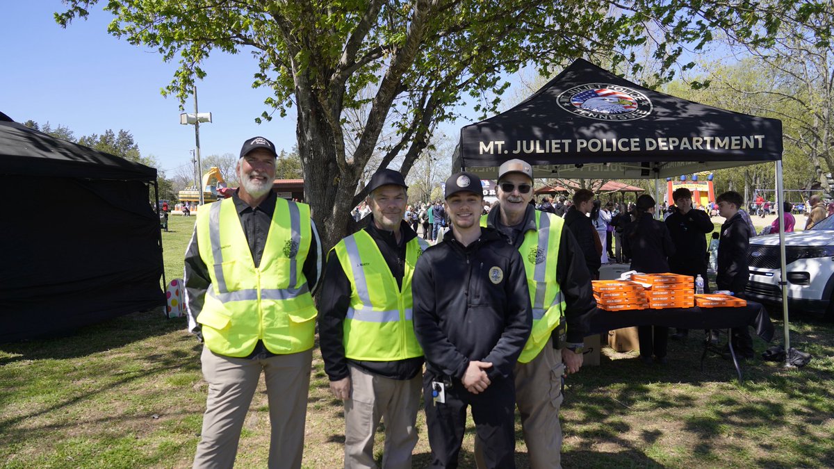 MtJulietPolice's tweet image. We had a great time at Easter in the Park!

Big thanks to our community, parks staff, volunteers, and staff who helped make it all happen. We are really proud of our team too. They were out there making sure everyone could relax and enjoy the day safely.

Days like this are what