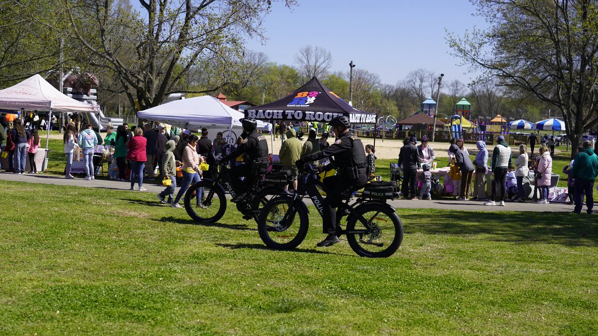 MtJulietPolice's tweet image. We had a great time at Easter in the Park!

Big thanks to our community, parks staff, volunteers, and staff who helped make it all happen. We are really proud of our team too. They were out there making sure everyone could relax and enjoy the day safely.

Days like this are what
