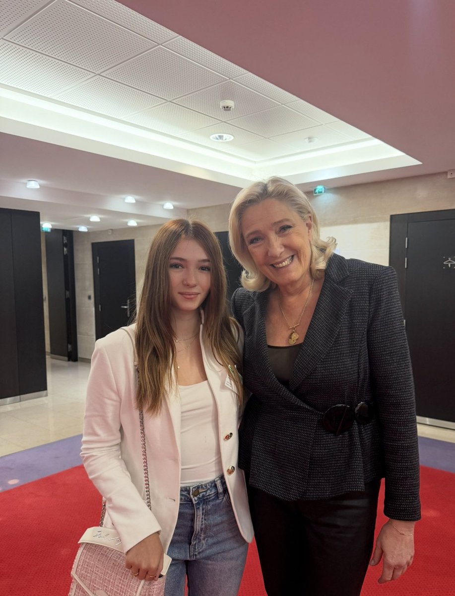 FutureChomeuse tweet media