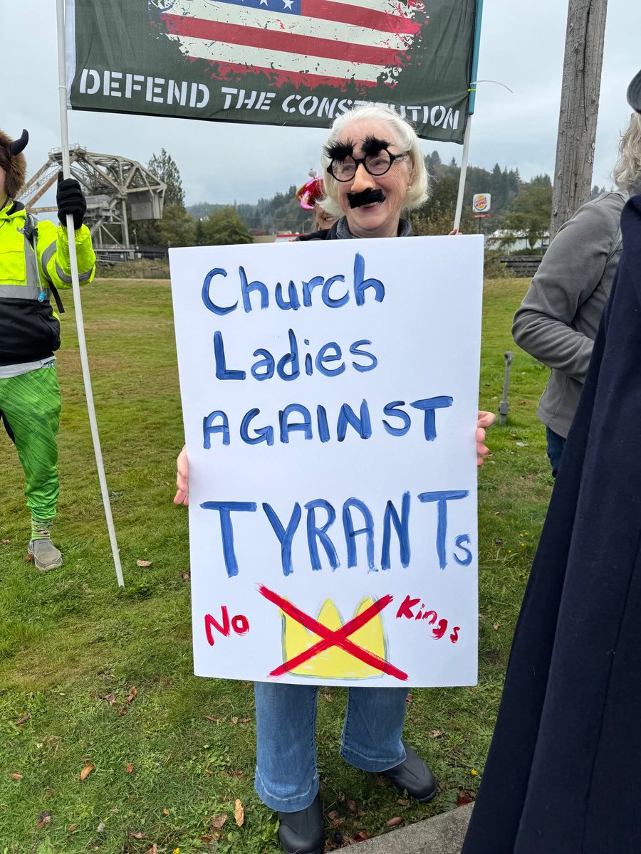 Gays For Trump tweet media