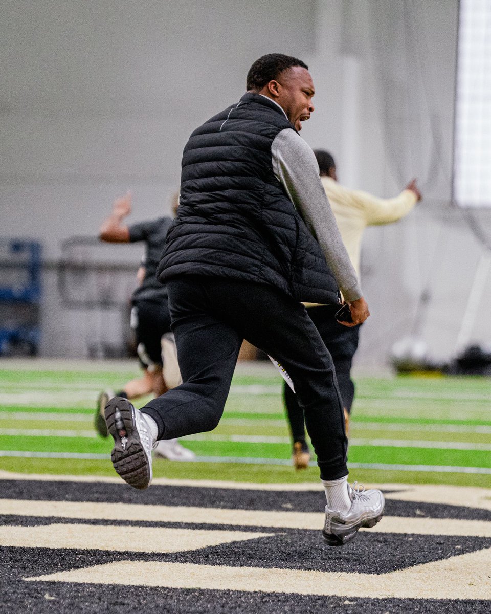 Coach Marion tweet media