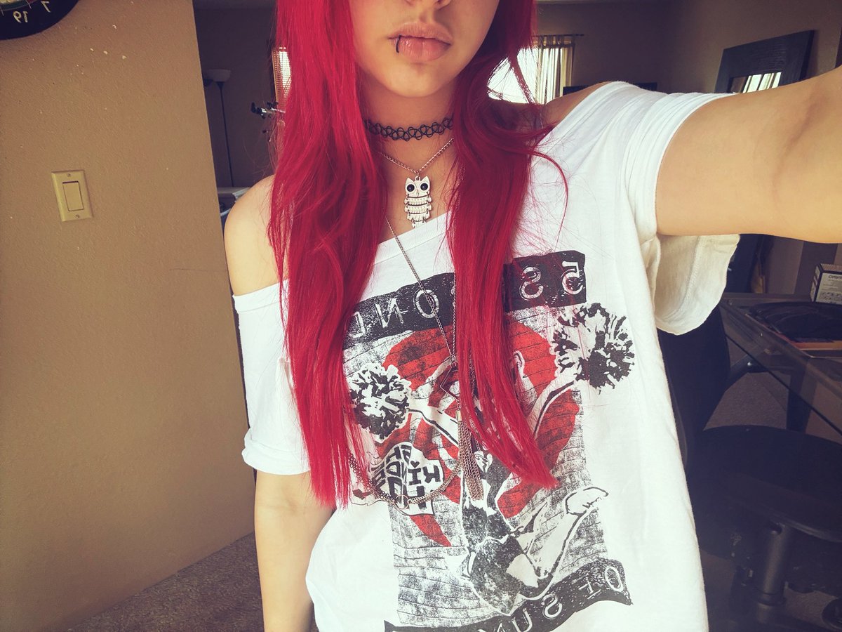 zoe 卌 isnt hearing castaway. ☆ tweet media