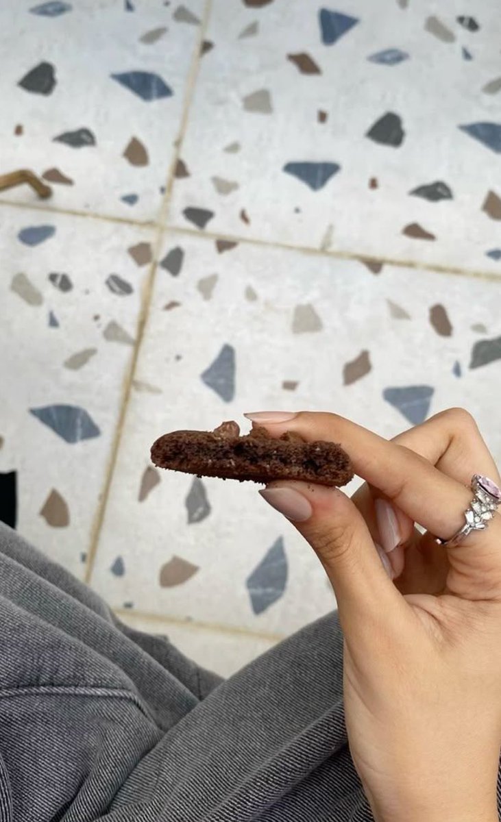 أ:لولي tweet media