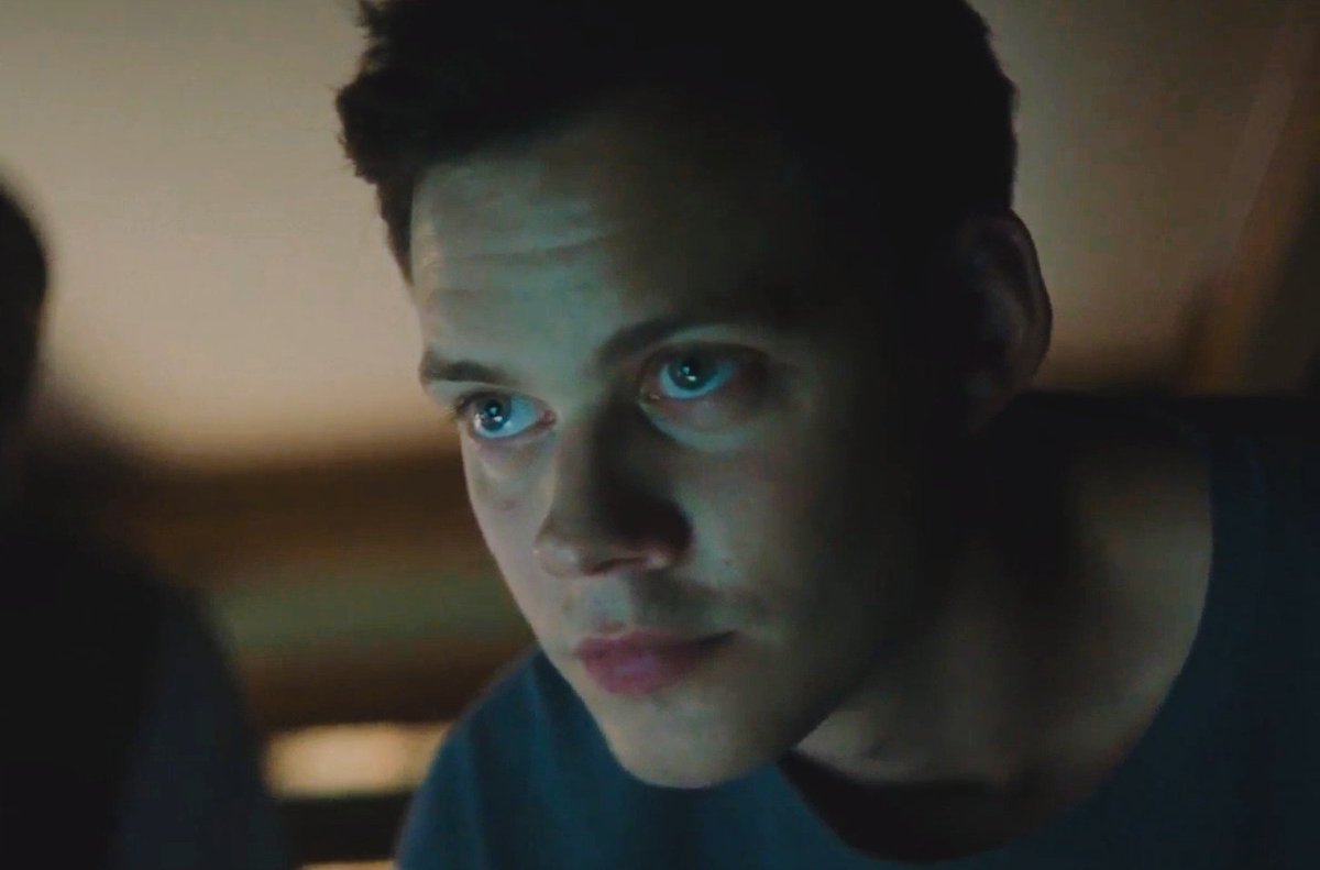 Executive producer Bill Skarsgård|🪩 tweet media