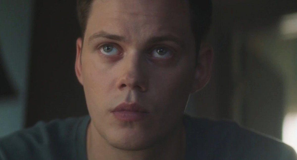 Executive producer Bill Skarsgård|🪩 tweet media