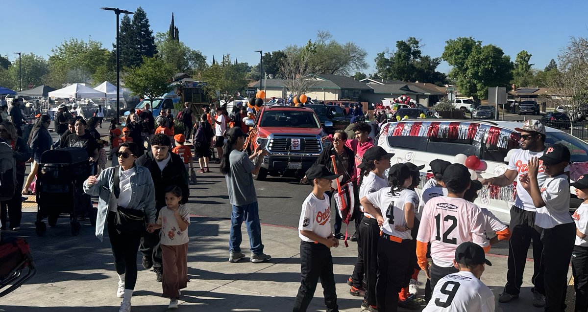 SenatorAshby's tweet image. Thank you to Parkway Little League for putting together such a great event to kick off a new season. #TeamAshby had a chance to come out and take part in the festivities this morning. The weather was fantastic as families enjoyed the parade, food, and other activities at Charles