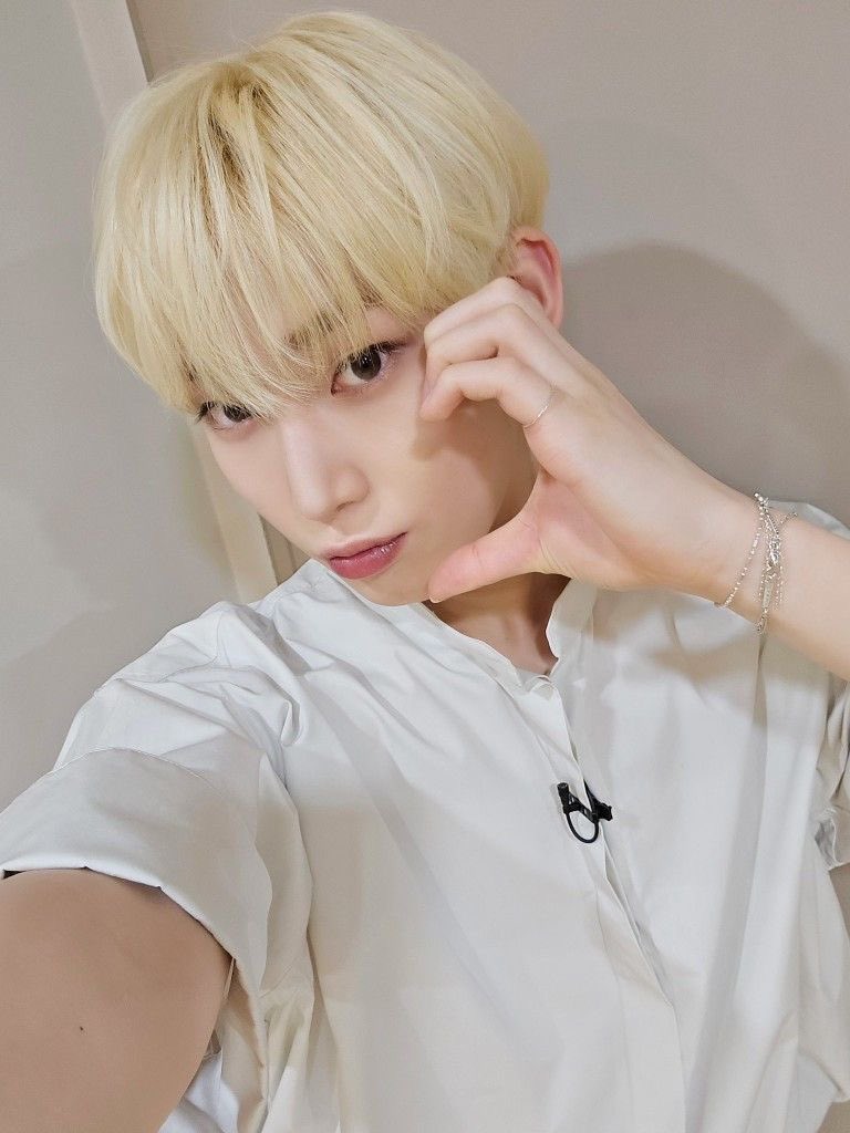 Who would you choose?
Blond Jake or blond Sunoo?

#ENGENES_MADE_ENHYPEN_7