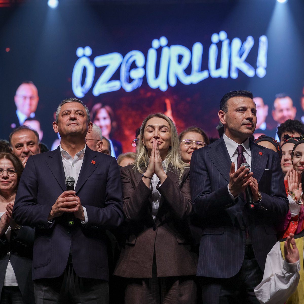 üzüm ö. tweet media