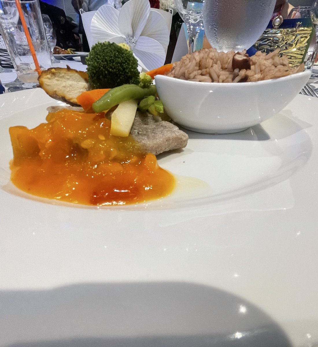 The 🌹 That Grew from Concrete tweet media