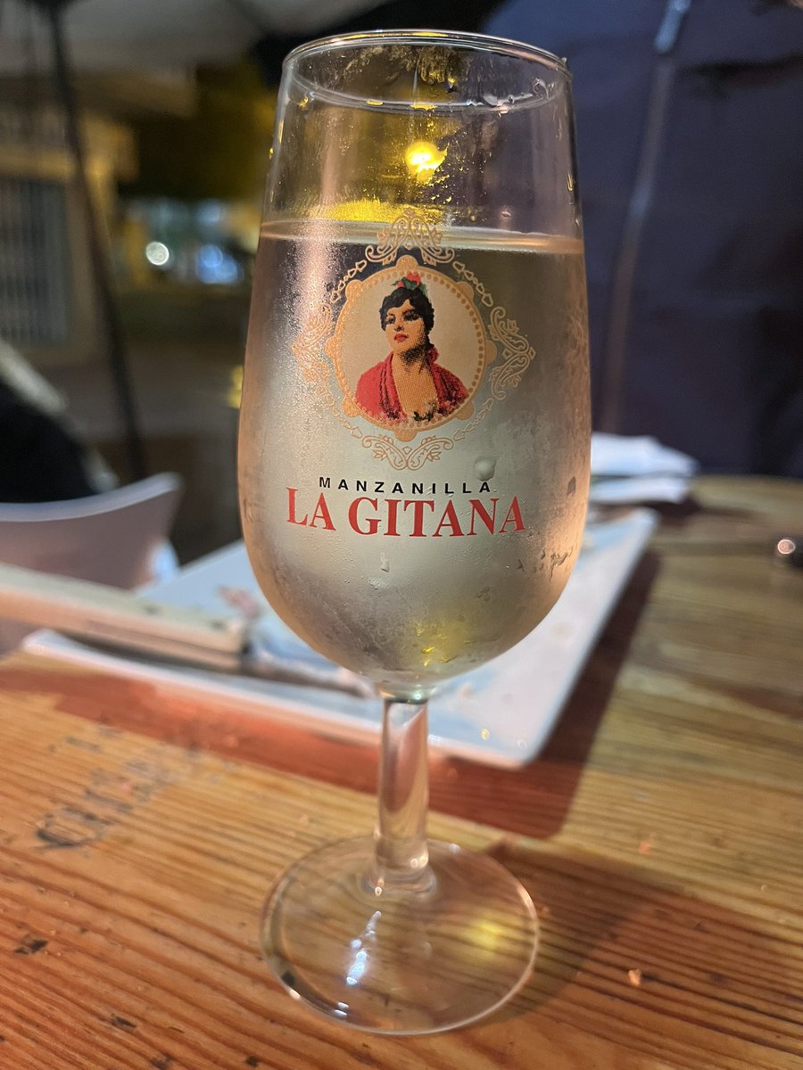 Granadino que paga pensiones tweet media