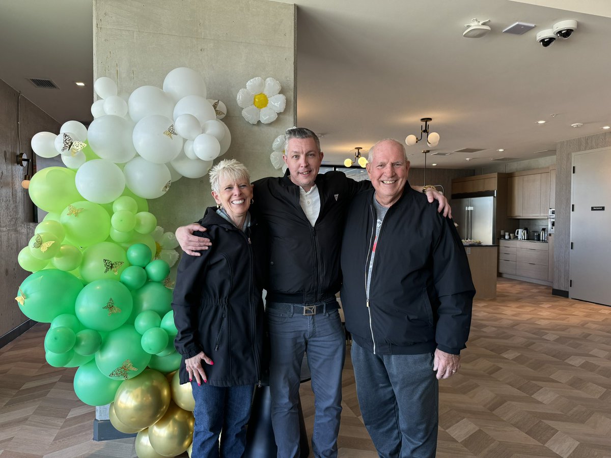 AM800CKLW's tweet image. Plant your roots at Damask and experience living the Suite Life! 🌱 

Brand new building, rooftop patio, 8ft deep balconies, fitness centre, and more! 

#openhouse #suitelife