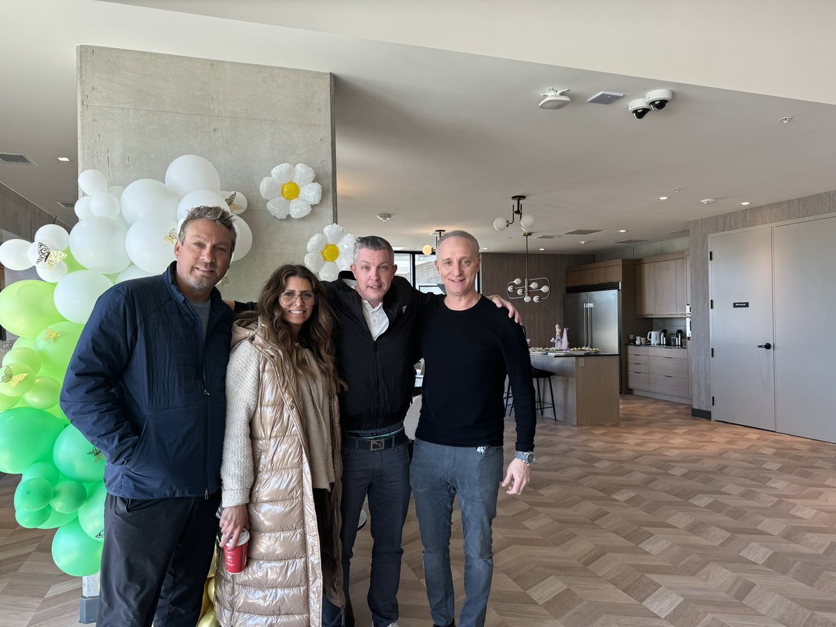 AM800CKLW's tweet image. Plant your roots at Damask and experience living the Suite Life! 🌱 

Brand new building, rooftop patio, 8ft deep balconies, fitness centre, and more! 

#openhouse #suitelife