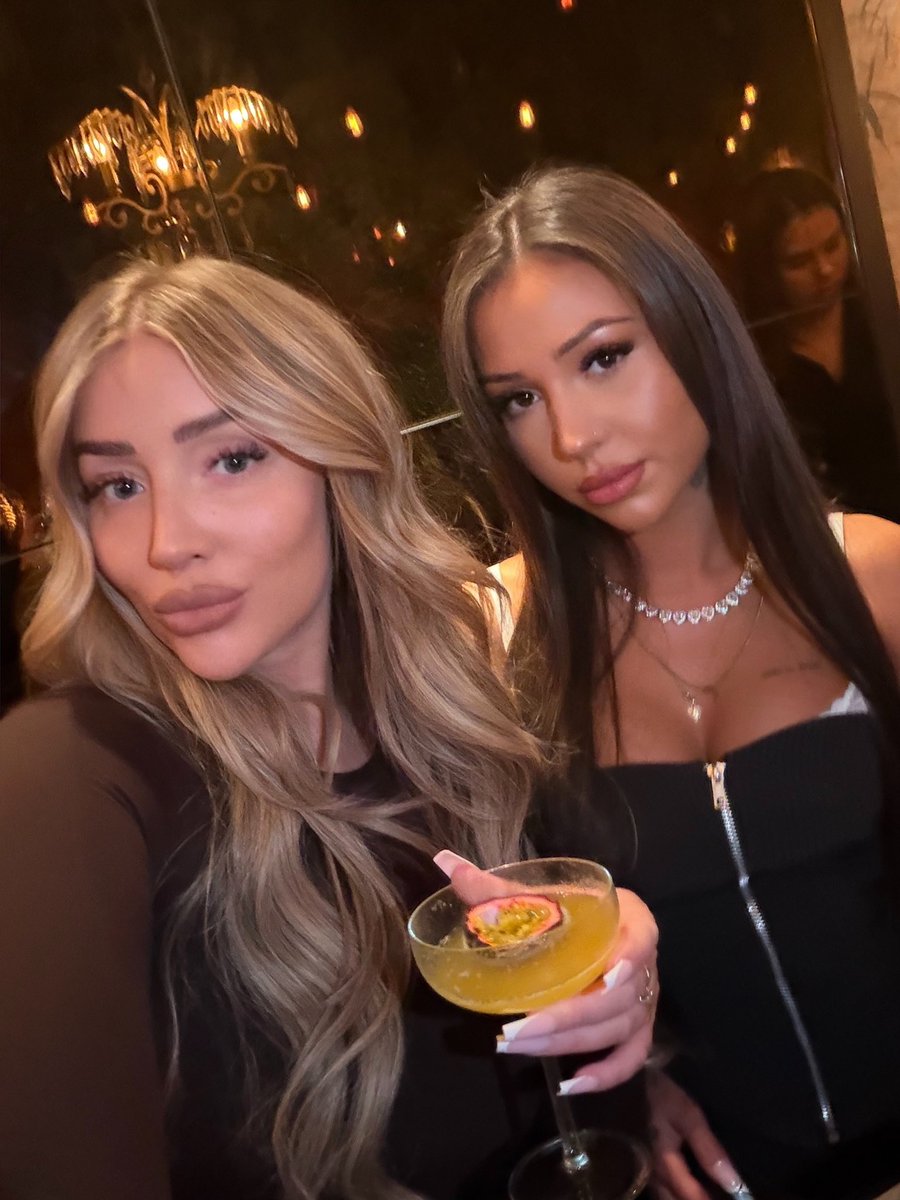 Holly Jones tweet media