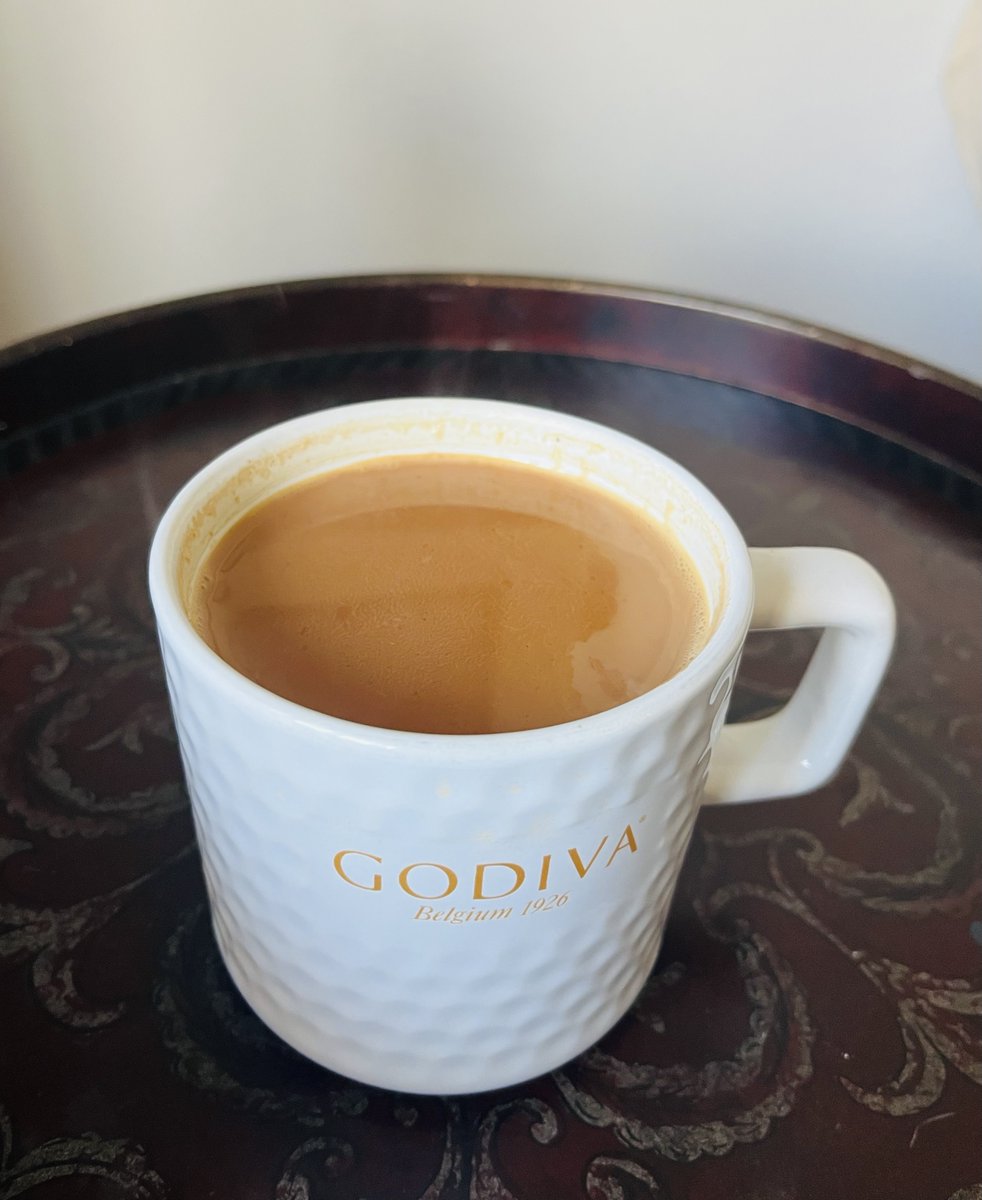 IHameedQ's tweet image. فبِایِّ اٰلآءِرَبِّکُمٰاتُکذِبٰن ❤️

Didn’t realize I'm that addicted to #Tea until you’re told that there will be no breakfast tea coz we are out of teabags. 

You’re left with no other option than to get your favourite #Tea even when you’re sick.

#کڑک_چائے_کی_چاہ