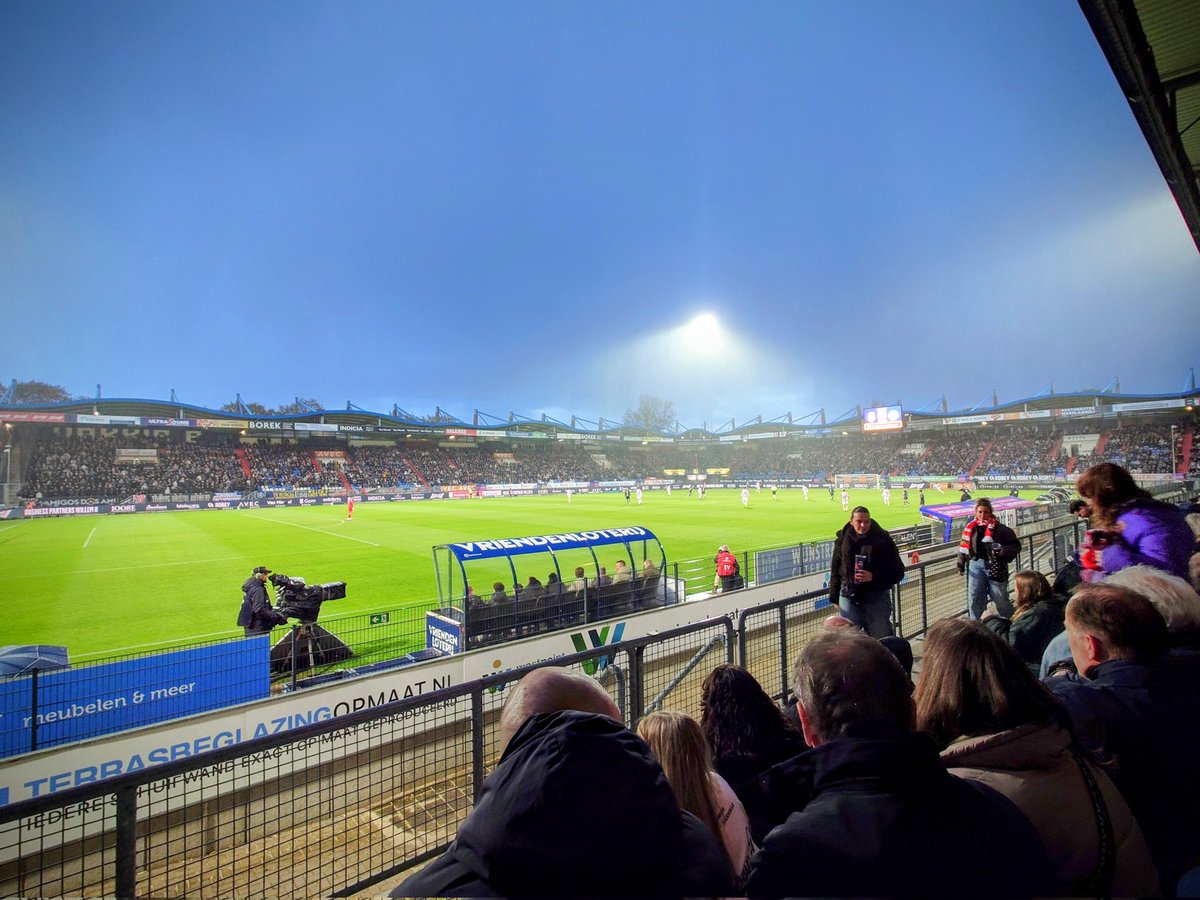 AVGroenbeek's tweet photo. 📆 28/03/2026
🆚 Willem II - De Graafschap 
⚽  0 - 2
🏟️ Koning Willem II stadion 
📍 Tilburg 🇳🇱
🏆 Keuken Kampioen Divisie
🎟️ € 27
#groundhopping #WILGRA #KKD https://t.co/AOqGDnoSUN