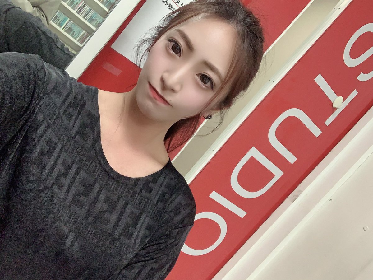 望月彩華@ABEMA ななにー出演中 tweet media