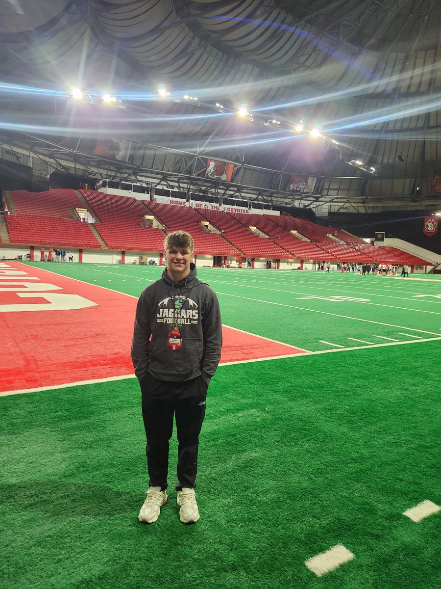 cy_wilmes's tweet image. Had a great junior day at @SDCoyotesFB ! Thank you @CoachBKirch for the invite. I look forward to continuing our relationship!
#DEAL
@RecruitBssFB @cjmurray12 @CoachWilmes25