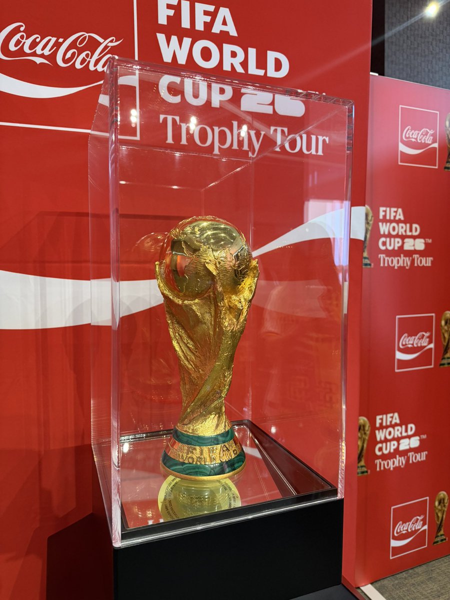 AddyDean04's tweet image. Awesome experience to see the FIFA World Cup Trophy 🏆 and cheer on our San Diego Padres with my friends and teammates💛🤎
@FIFAWorldCup @Padres @SurfSoccerClub ⚾️ ⚽️ 
#fifaworldcup #sandiegopadres #trophy #friendsforlife #surfproud #vamos