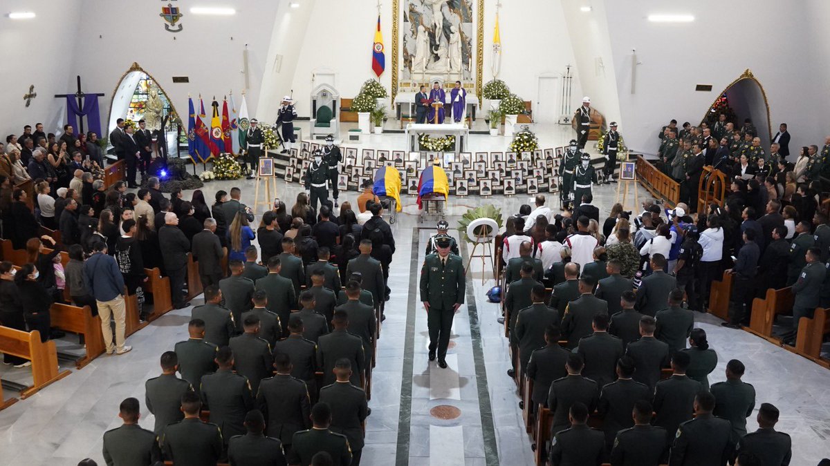 Comandante General de las Fuerzas Militares tweet media