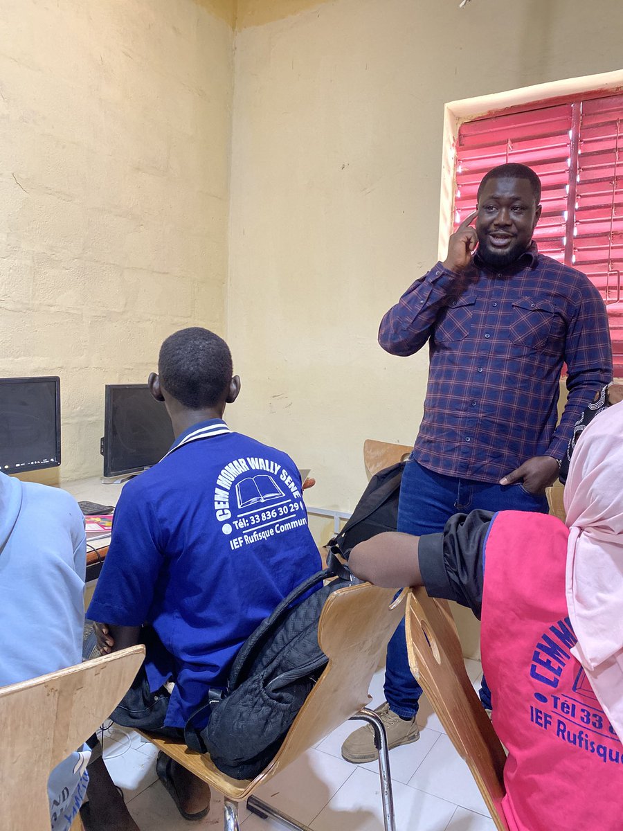 BeyWaar's tweet photo. Nous sommes fiers de partager les images du tout premier atelier numérique offert par le Président Abdou Karim Mbengue aux élèves du CEM Momar Sene WALY.

#Beysawar #Rufisque #EducationNumerique #Jeunesse #Sénégal #newdealtechnologique https://t.co/o2jj5WtPY3
