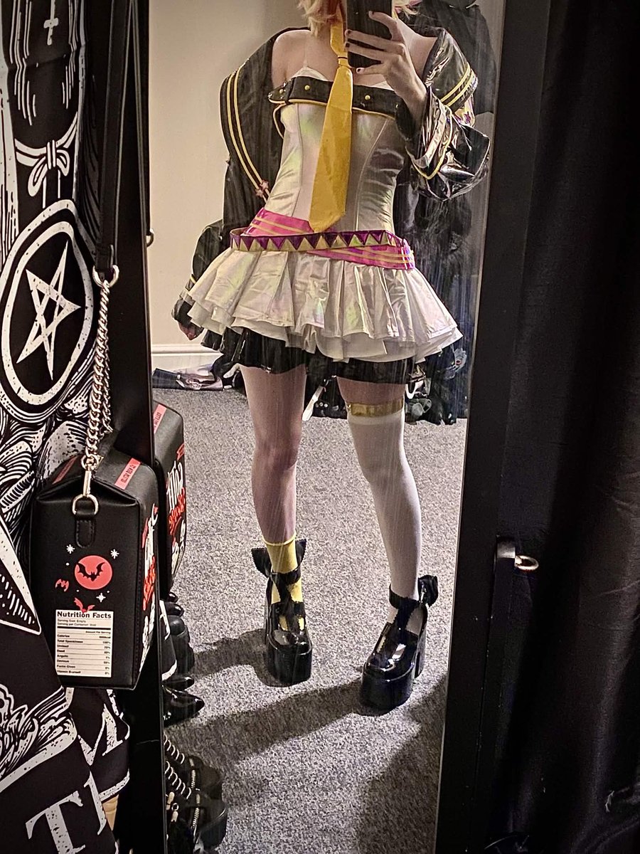 Froot💀🎀 tweet media