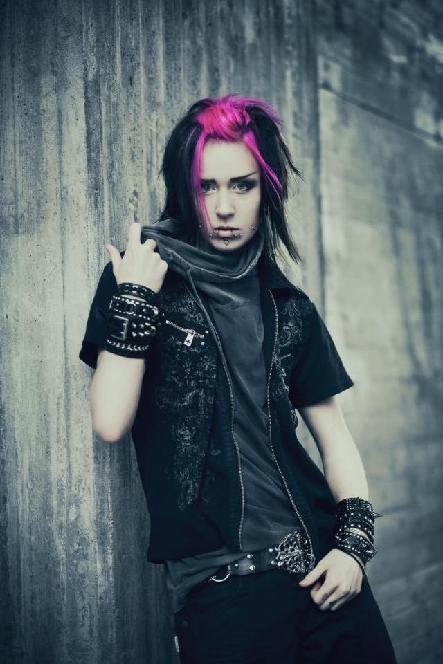 I was such a little goof 😂
So is the Visual Kei fan base active here still or did y’all get scared away after Musk takeover? 
Vkei seem to have an upswing lately! Love to see it!