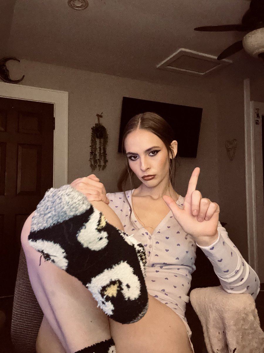 elle🐚 findom tweet media