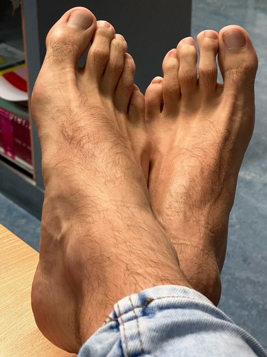 Barefeet1979 tweet media