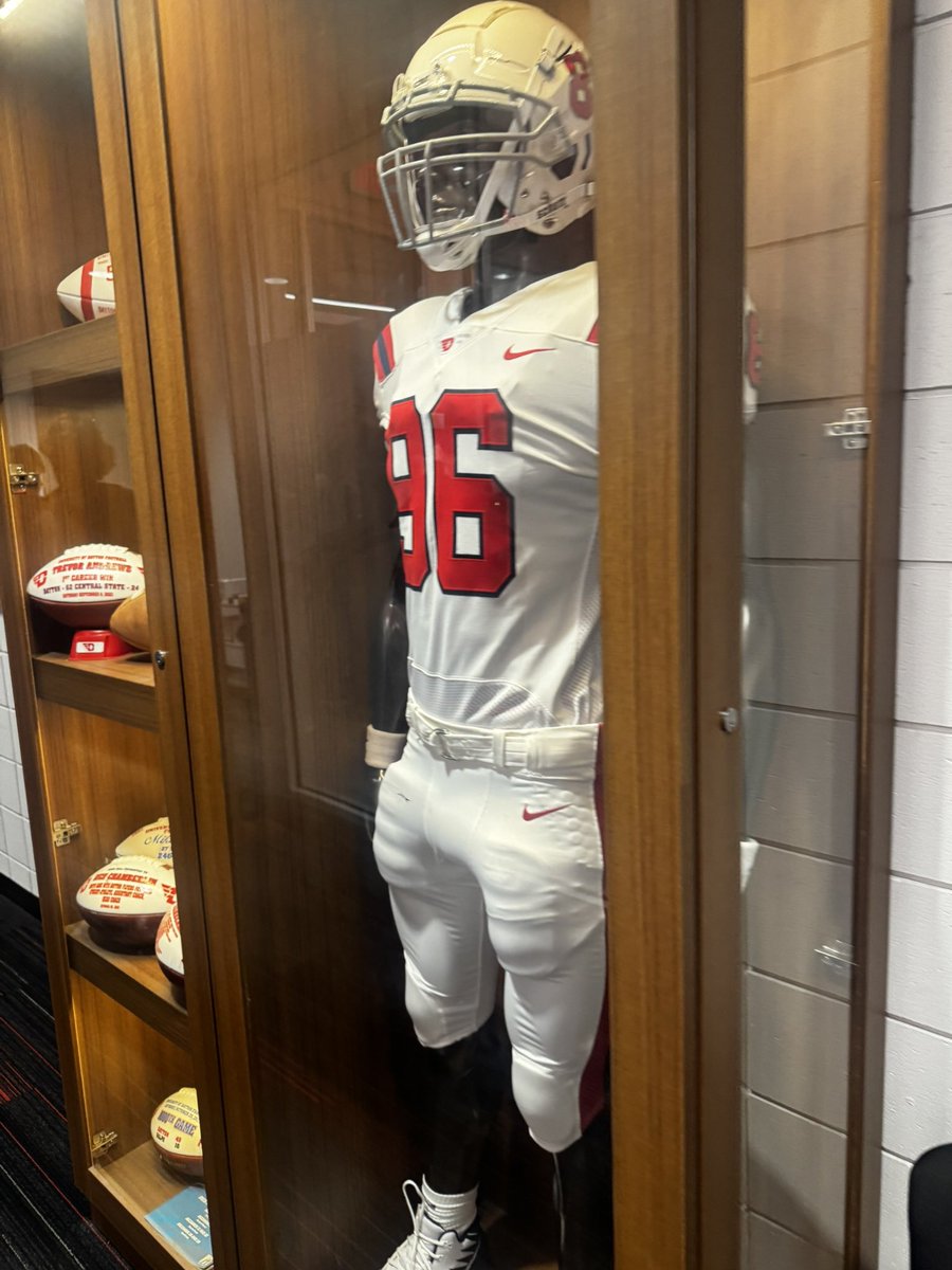 CedricP2027's tweet photo. Thanks @DaytonFootball for having me at their spring practice, I had a great time and hope to be on campus again soon! https://t.co/yYNR77hveY