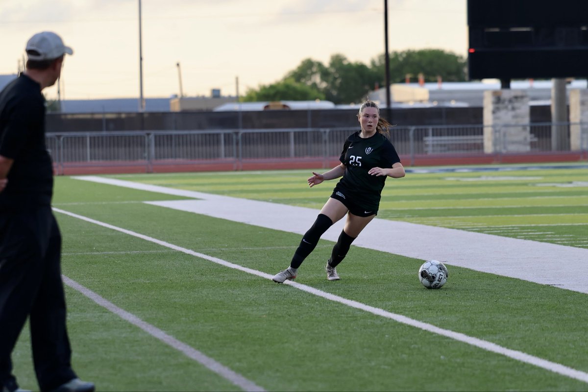 Peyton_K_2028's tweet photo. Great comeback win! Regional Semi Champs! 💚🖤💚

@ImYouthSoccer @ECNLgirls @JREskilson @Gosset41 @TheSoccerWire @tascosoccer @ImCollegeSoccer @TopDrawerSoccer @PrepSoccer @PrepSoccerTX @statesman @50_50Pod @tascosoccer @CPHSWomenSoccer @ASJSportsATX @var_austin @thefalse9tx https://t.co/QW7i55lRO3