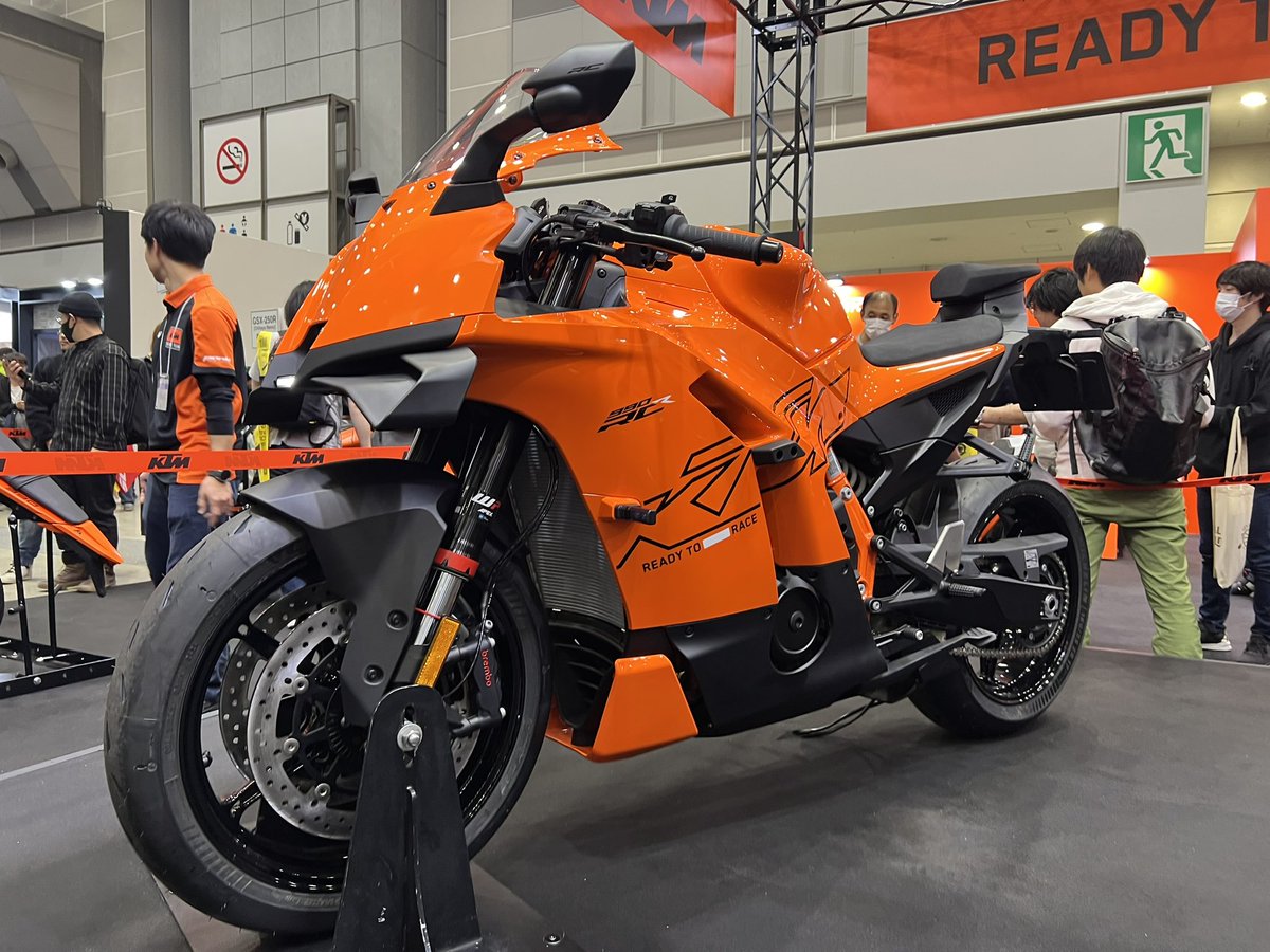 よっし tweet media